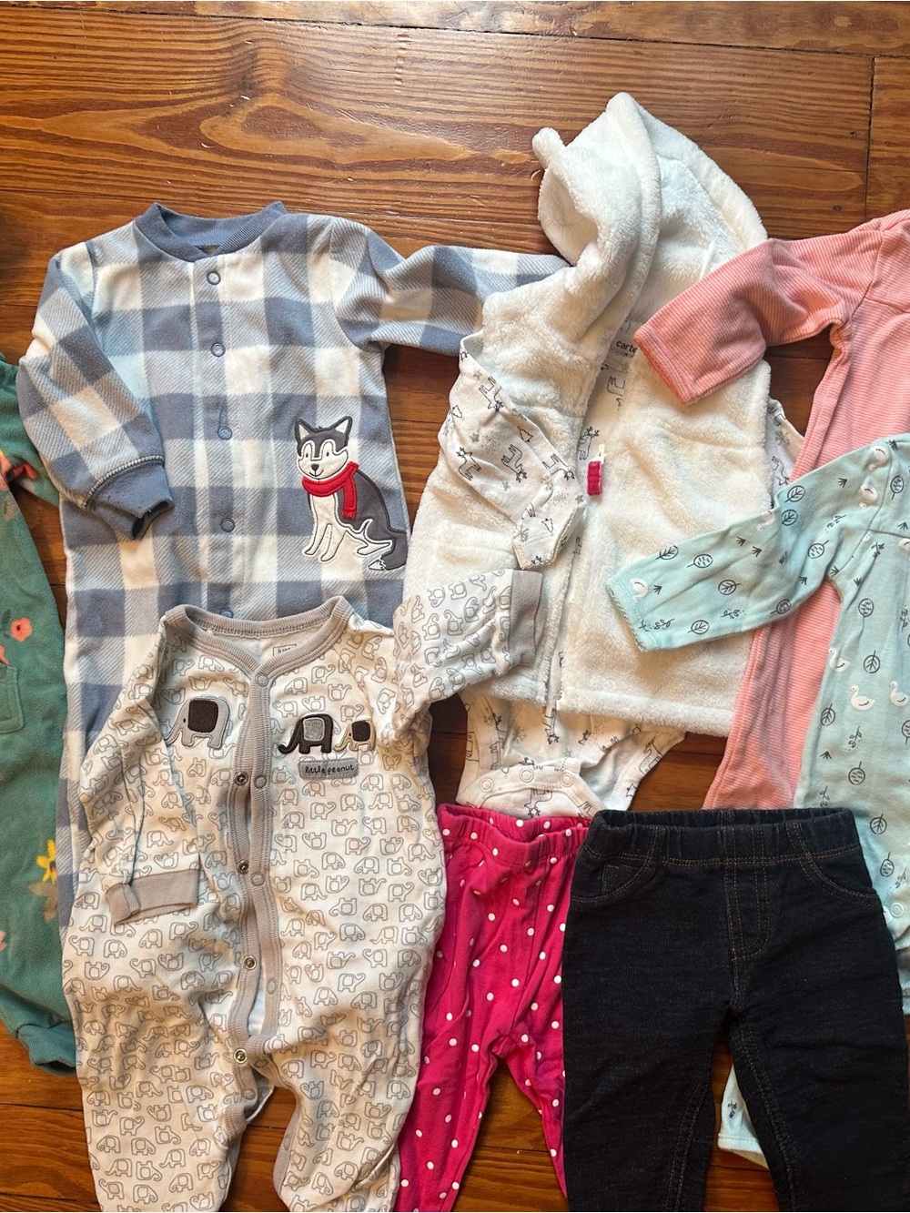 Carter's Baby Girl 6 mo bundle in excellent condition